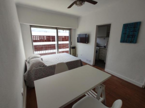 Monoambiente con balcon